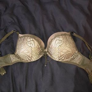 Victoria Secret very sexy push-up bra
